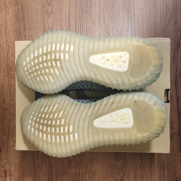 SOLD!!! Yeezy 350 V2 "Ash Blue"! ๐๐๐ - Picture 4 of 13